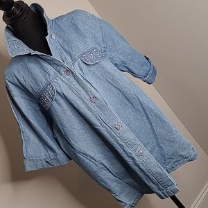 Jaclyn Smith Sport  button front denim shirt